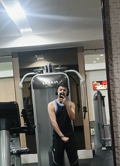 Samuel - Male escort in Manila Photo 5 of 6