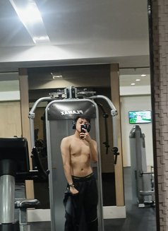 Samuel - Male escort in Manila Photo 6 of 6