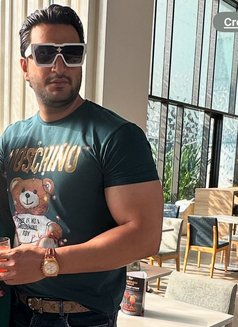 Samuel - Male escort in Doha Photo 15 of 17