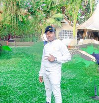 Samwel - masseur in Nairobi