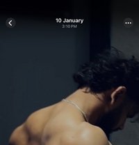 San15 - Acompañantes masculino in Bangalore