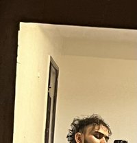 San15 - Acompañantes masculino in Bangalore