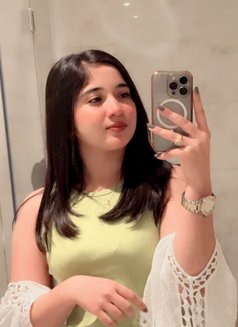 Sana Delhite Girl - puta in Dubai Photo 1 of 2