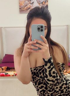 Sana Dxb Pakistani - escort in Dubai Photo 1 of 9