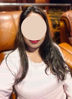 Soniya Independent Cash Home Hotel girl - escort in Indore Photo 4 of 5