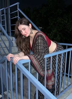 Sana - Intérprete de adultos in Dubai Photo 5 of 6