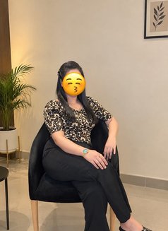 Sana - puta in Noida Photo 3 of 3