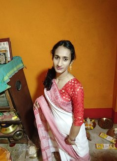 Sana - Transsexual escort in Kolkata Photo 2 of 2