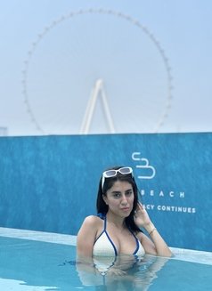 Sana - puta in Dubai Photo 2 of 3