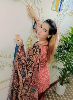 Sana Millak - puta in Bangkok Photo 1 of 6