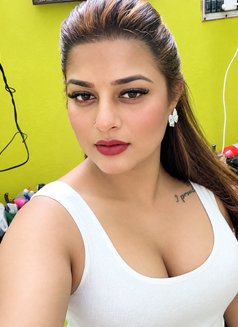 Sana Shemale Wid 8inch Active Dick - Acompañantes transexual in Mumbai Photo 4 of 12