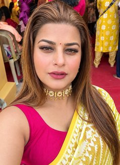 Sana Shemale Wid 8inch Active Dick - Acompañantes transexual in Mumbai Photo 9 of 12