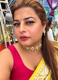 Sana Shemale Wid 8inch Active Dick - Acompañantes transexual in Mumbai Photo 10 of 12