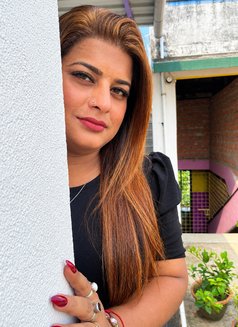Sana Shemale Wid 8inch Active Dick - Acompañantes transexual in Mumbai Photo 12 of 12