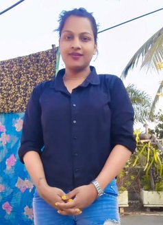 Sanaha - puta in Mumbai Photo 1 of 2