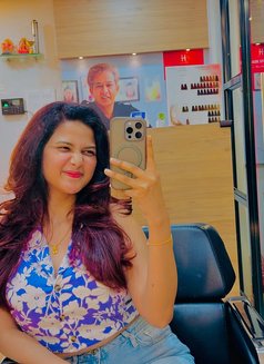 Sanaya - escort in Noida Photo 2 of 4