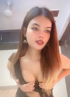 Sanaya - Transsexual escort in New Delhi Photo 4 of 7