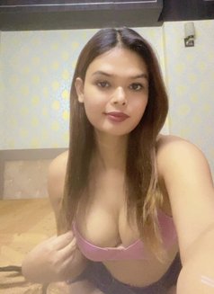 Sanaya - Transsexual escort in New Delhi Photo 6 of 7