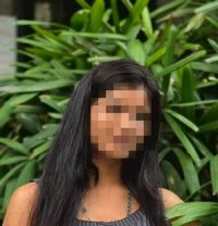 Sonal Cam and real meet - escort in Noida