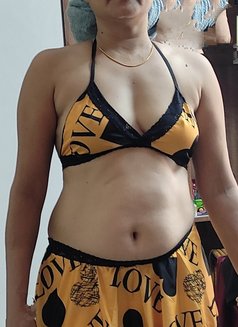 Sanchita - puta in Kolkata Photo 6 of 14