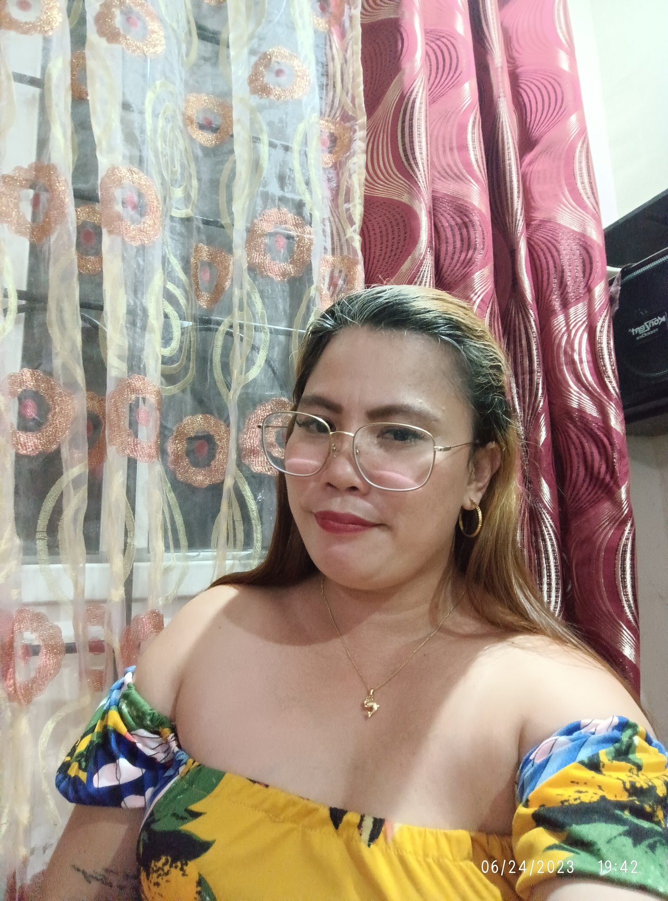 Sand T, Filipino escort in Manila