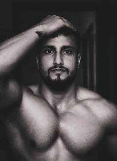 Sandeep - Male escort in Kolkata Photo 6 of 7