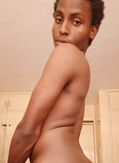 Sanders - Male escort in Nairobi Photo 3 of 9