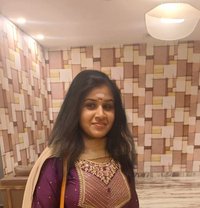 Sandhiya - escort in Chennai