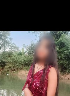 Sandhya [Cam or Meet] - puta in Chennai Photo 2 of 3