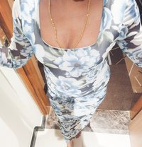 Sandhya Chennai Tamil marriagd girl cam - Intérprete de adultos in Chennai Photo 1 of 5