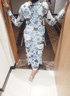 Sandhya Chennai Tamil marriagd girl cam - Intérprete de adultos in Chennai Photo 3 of 5