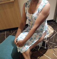 Sandhya Chennai Tamil marriagd girl cam - Intérprete de adultos in Chennai Photo 5 of 5