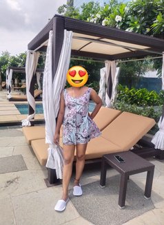 Sandhya Chennai Tamil marriagd girl cam - Intérprete de adultos in Chennai Photo 3 of 5