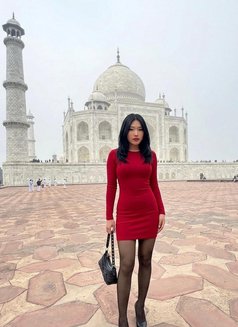 Sandhya - puta in New Delhi Photo 1 of 4