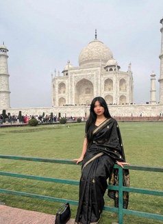 Sandhya - puta in New Delhi Photo 4 of 4