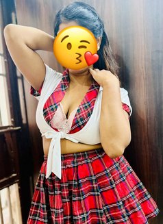 Sandhya Independent cam & real meet - escort in New Delhi Photo 1 of 5