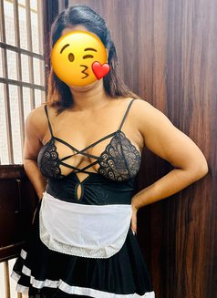 Sandhya Independent cam & real meet - escort in New Delhi Photo 2 of 5