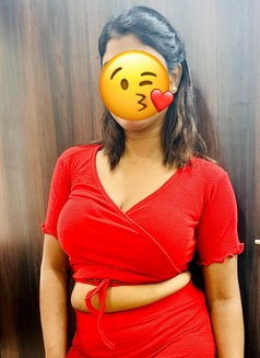 Sandhya Independent cam & real meet - escort in New Delhi Photo 3 of 5