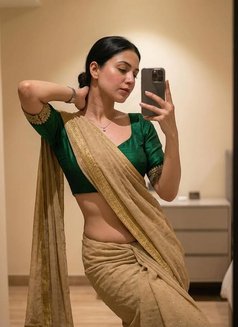 Sandhya - escort in Ahmedabad Photo 1 of 3