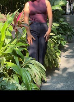 Sandhya Chennai Tamil marriagd girl cam - adult performer in Chennai Photo 1 of 1