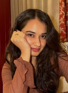 Sandhya - escort in Kochi Photo 1 of 4