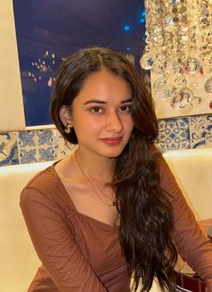 Sandhya - escort in Kochi Photo 2 of 4