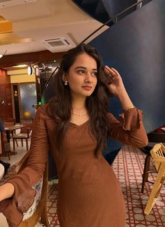 Sandhya - escort in Kochi Photo 4 of 4