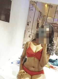 Sandhya - puta in Mumbai Photo 4 of 4