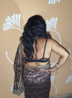 Sandhya - escort in New Delhi Photo 2 of 4