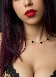 Sandi - escort in Cairo Photo 1 of 3