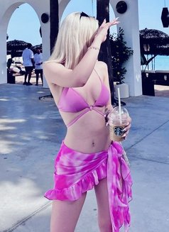 Sandi - escort in Beirut Photo 6 of 6