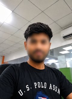 Sandip Young Boy - Male escort in Mumbai Photo 3 of 3