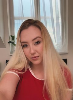 Sandra A - escort in Aberdeen Photo 5 of 6
