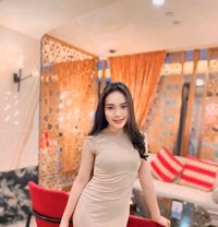 Sandra Alexa - puta in Singapore